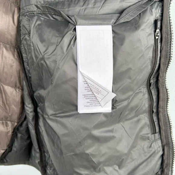 TUMI pax Charcoal Puffer Jacket - Picture 10 of 12